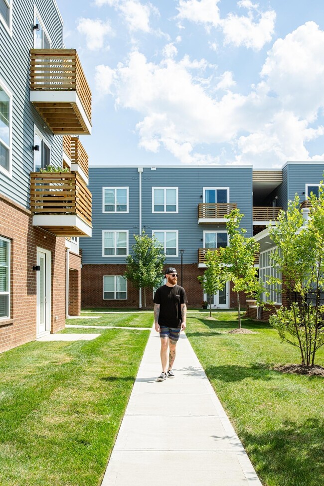 Building Photo - Graceland Flats