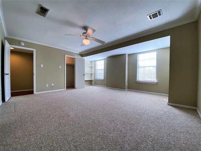 Building Photo - 751 Bering Dr
