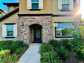 Building Photo - 10729 Portico Cir