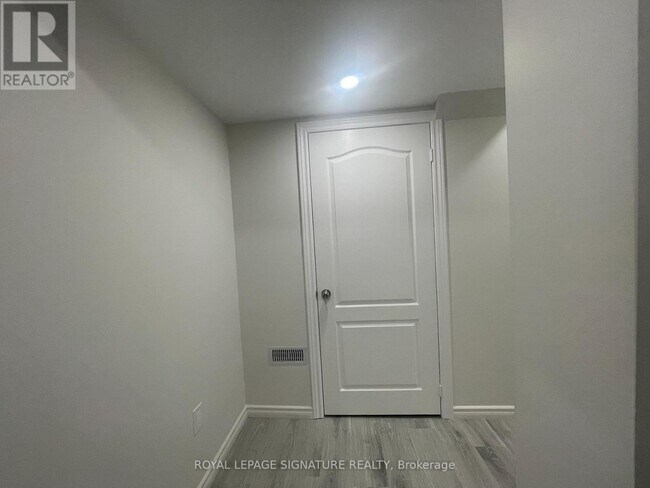 Photo du bâtiment - 99 Convoy Crescent