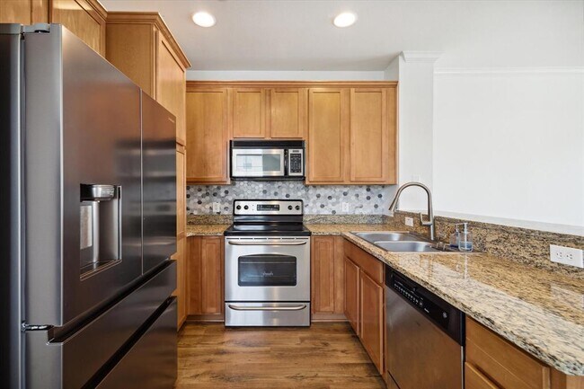 Building Photo - 3001 Murworth Dr