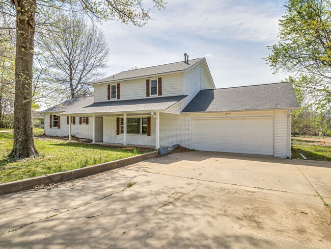 Building Photo - 8266 E 485 Rd