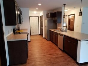 Building Photo - 746 Prospect Dr