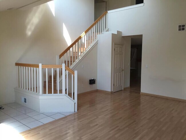 Living Room - 1669 Klipspringer Dr