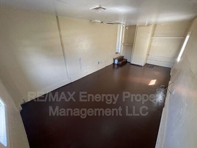 Building Photo - 2408 NE 26th St