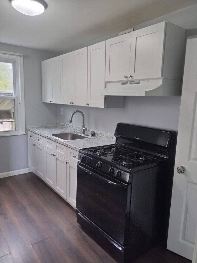 Foto del edificio - 2737 Bookert Dr