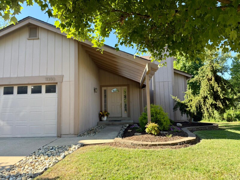 Primary Photo - 11350 Meadowside Dr