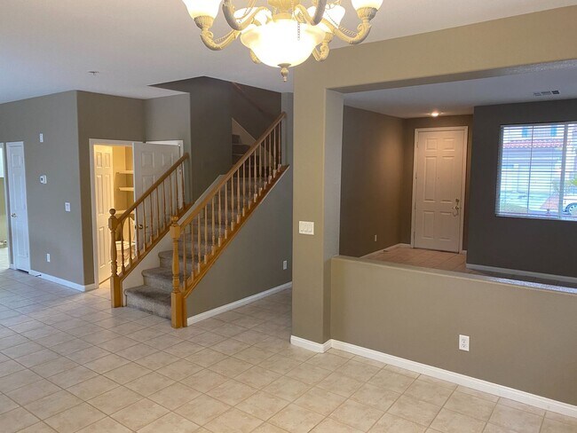 Foto del edificio - Gorgeous home close to Lake Sahara!