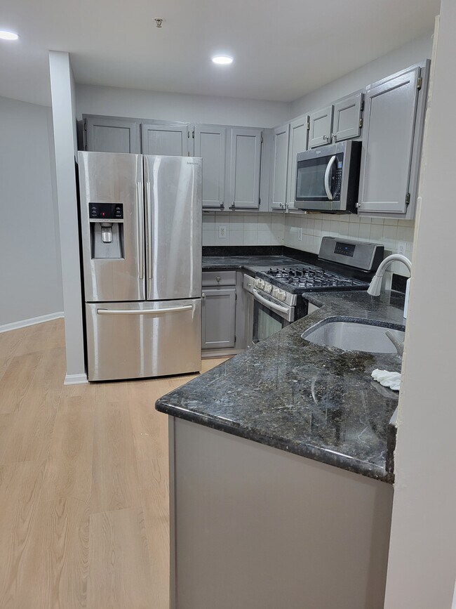 Kitchen - 103 Rip Van Dam Ct