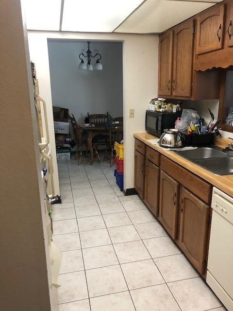 Primary Photo - 1618 E Gateway Cir