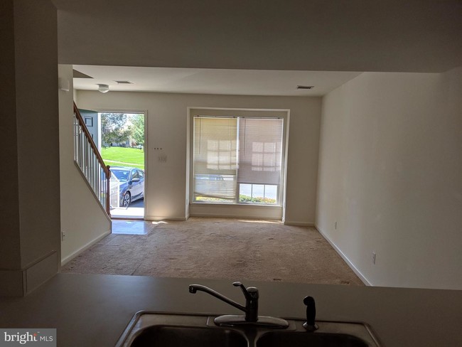 Building Photo - 19 Eastwick Ln