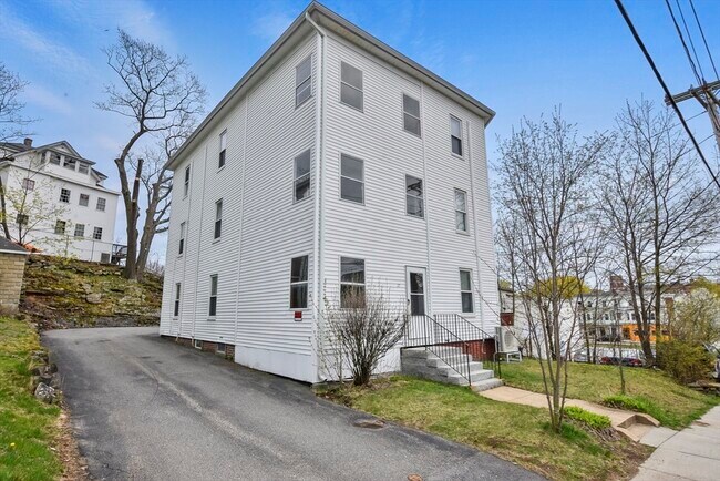 Foto del edificio - 27 Oak St