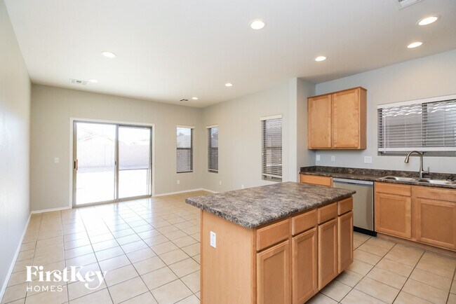 Building Photo - 11539 E Sylvan Ave
