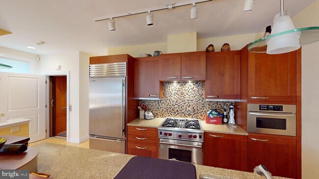 Foto del edificio - 214 N Decatur Ave