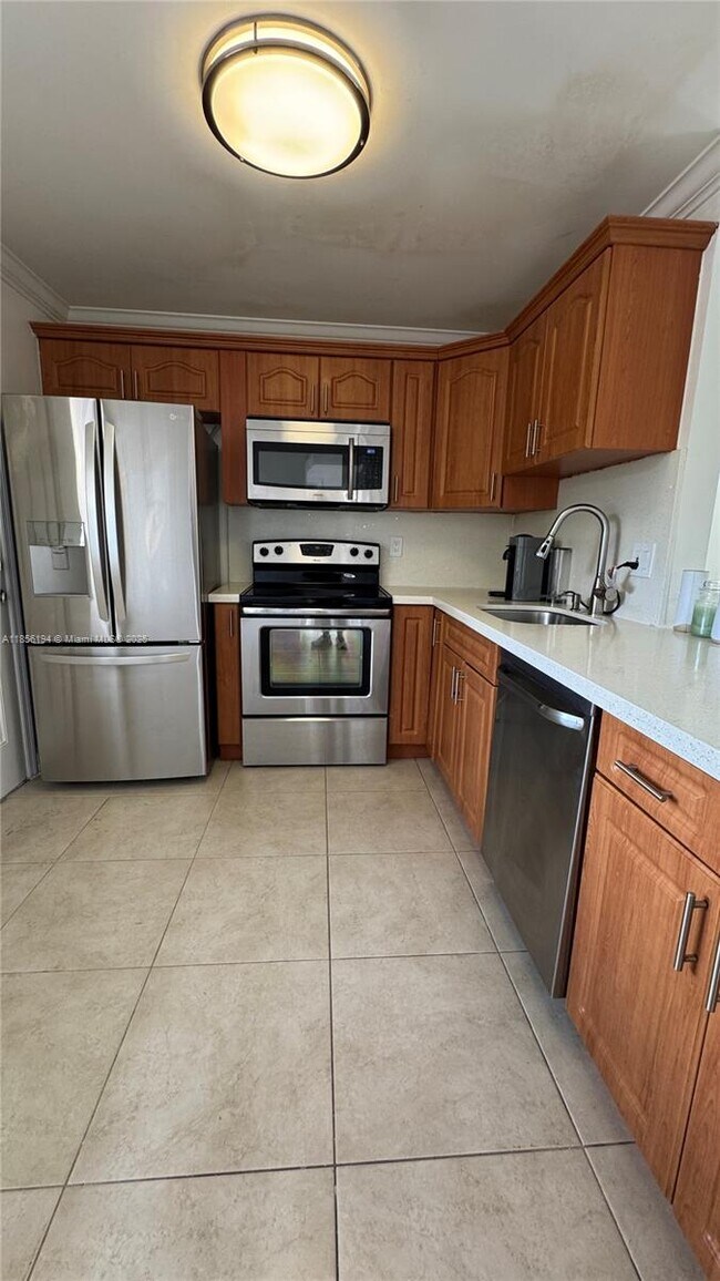 Foto del edificio - 1401 NE 191st St