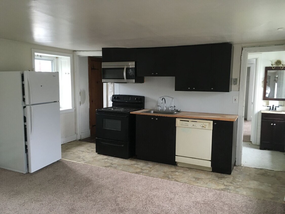 Building Photo - Experience History in this Unique 1 Bed / ...