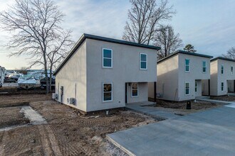 Building Photo - 5825 Lions Rd