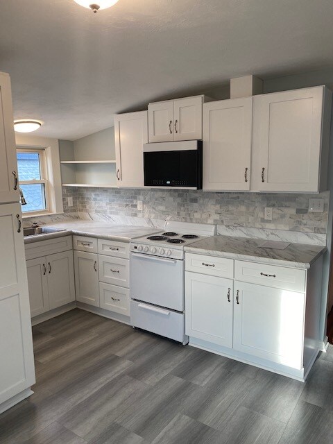 Kitchen - 68 Hewlett St