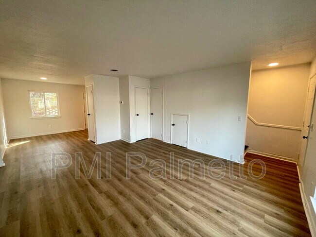 Building Photo - 1204 Grove Park Ln