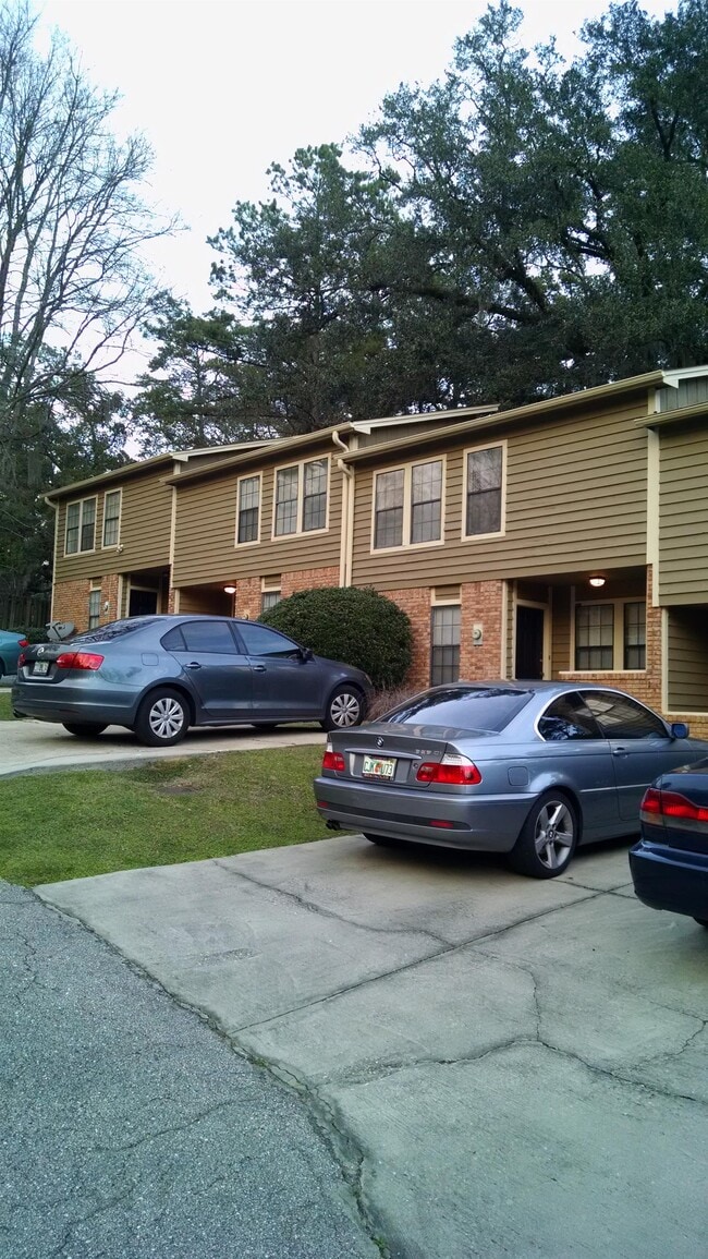 Building Photo - 1215 Stone Green Ct