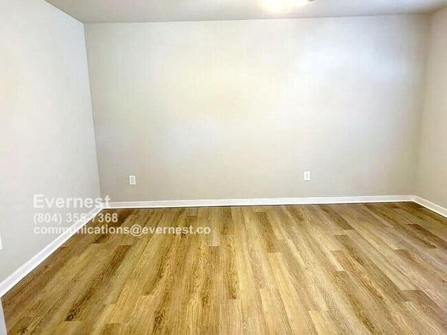 Foto del edificio - 15807 Meridian Ave