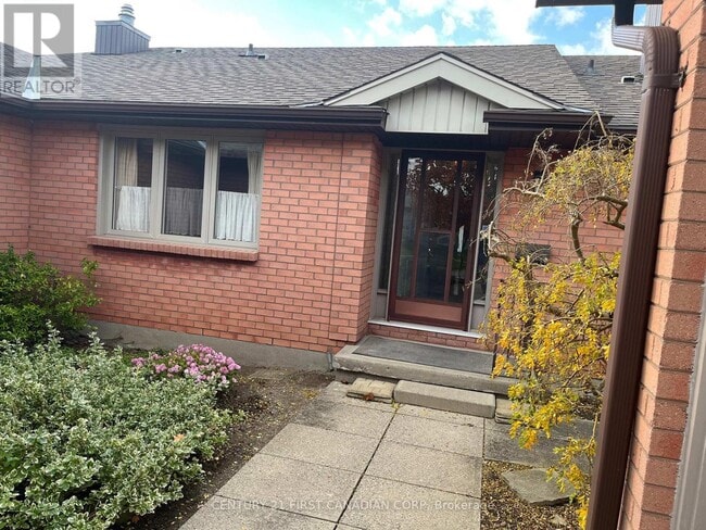 Building Photo - 55 Fiddlers Green Rd