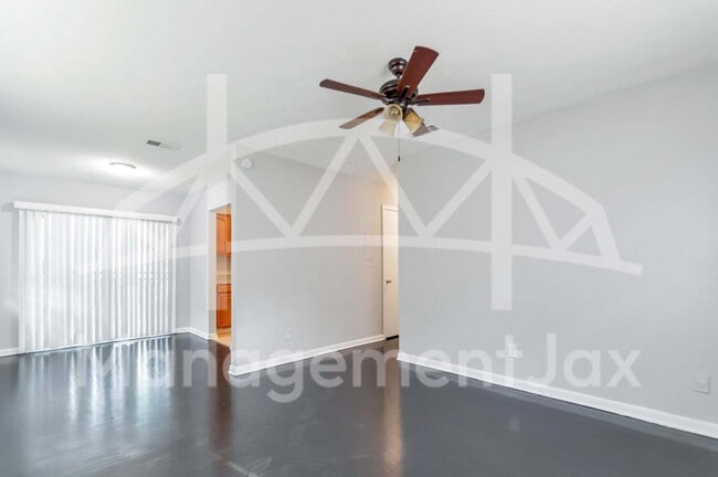 Building Photo - 1551 W 31st St
