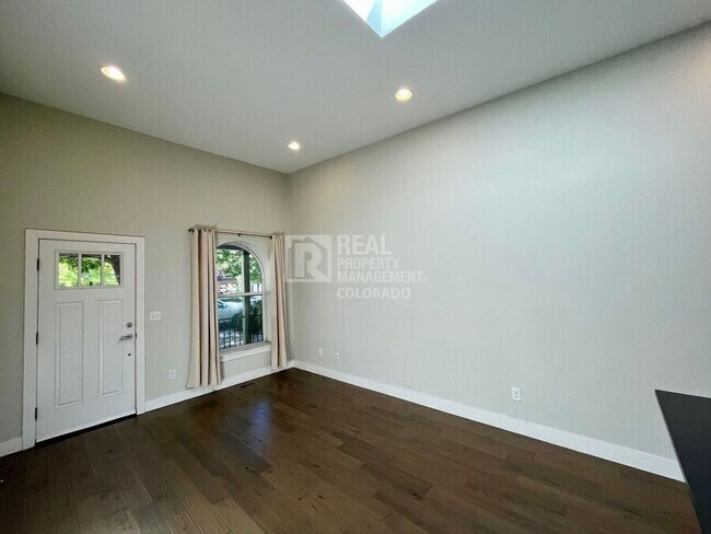 Building Photo - 3833 Shoshone St