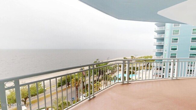Foto del edificio - 2230 Beach Dr