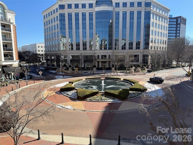 Foto del edificio - 4620 Piedmont Row Dr