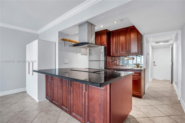 Foto del edificio - 801 NE 18th Ct