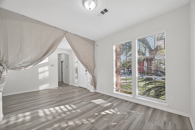 Building Photo - 3522 Brookwood Dr