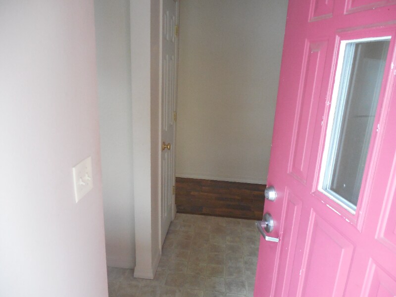 Primary Photo - 421 N Davis St