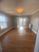 Building Photo - 609 Wellington Ct