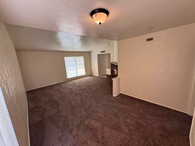 Building Photo - Beautiful 3 Bedroom House in Rowlett