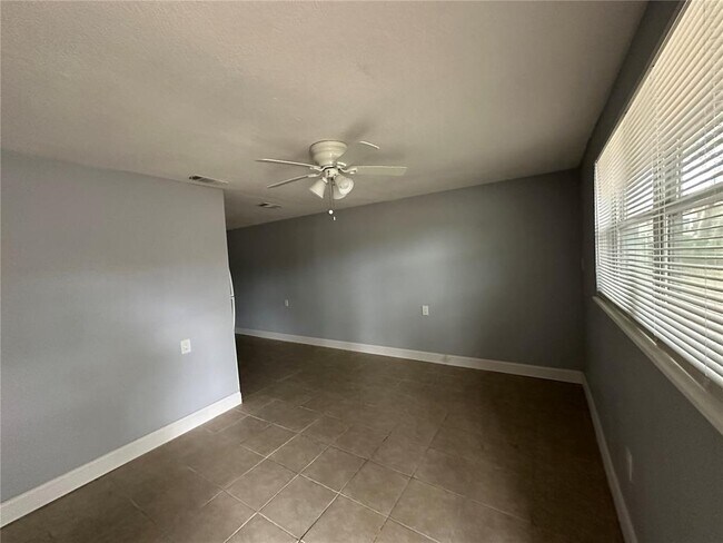 Foto del edificio - 450 88th Ave N