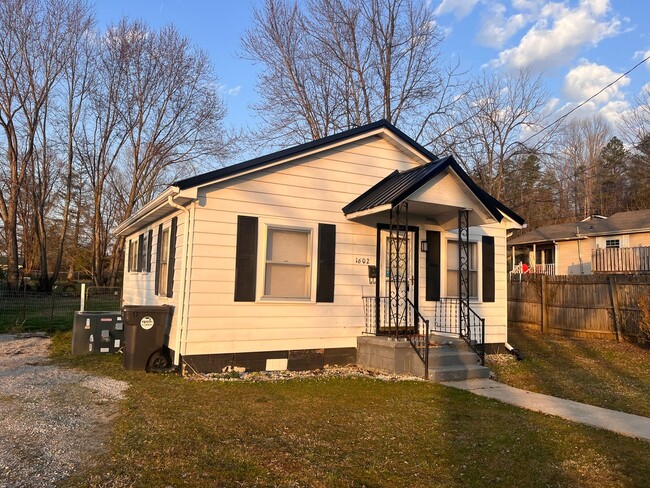 Foto del edificio - Two Bedroom Home Downtown Corbin, KY