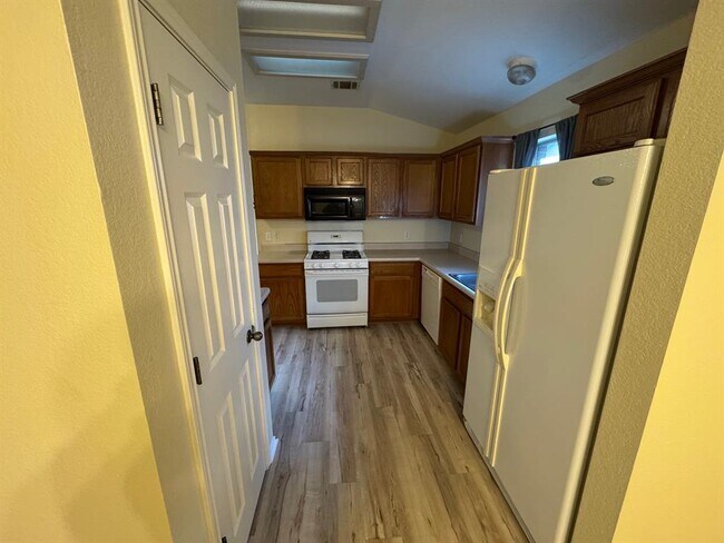 Building Photo - 1710 Chinati Mountain Trail