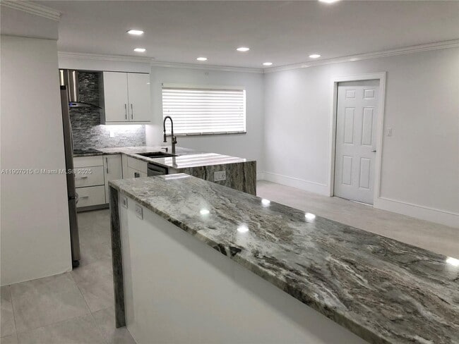 Building Photo - 710 N K St