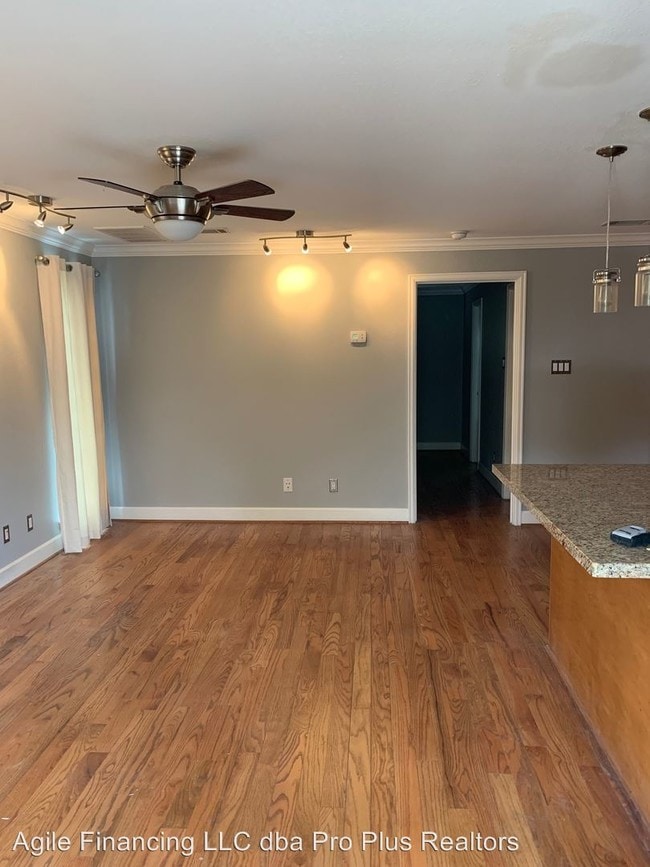 Building Photo - 1 br, 1 bath House - 1447 Heights Blvd #220