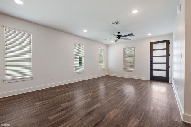 Building Photo - 3 br, 3.5 bath House - 200 Fairway Dr