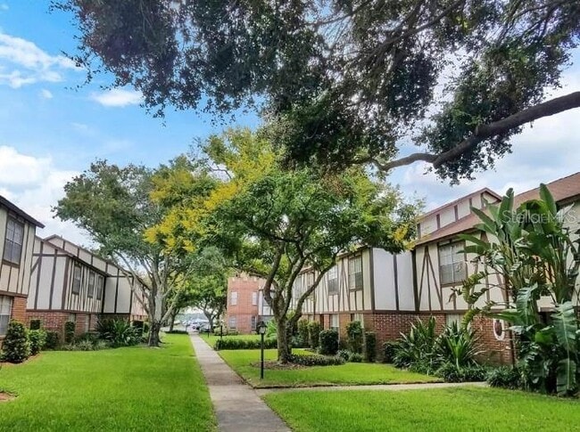 Foto del edificio - 5339 Hansel Ave