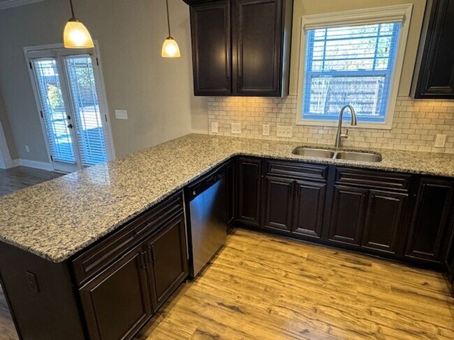 Foto del edificio - Knolls at the Neuse - June Move-in!