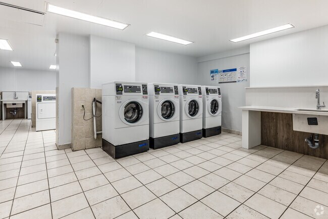 Buanderie - 2 Secord Ave