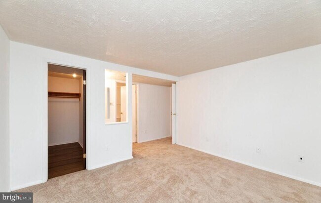 Building Photo - 4400G Groombridge Way