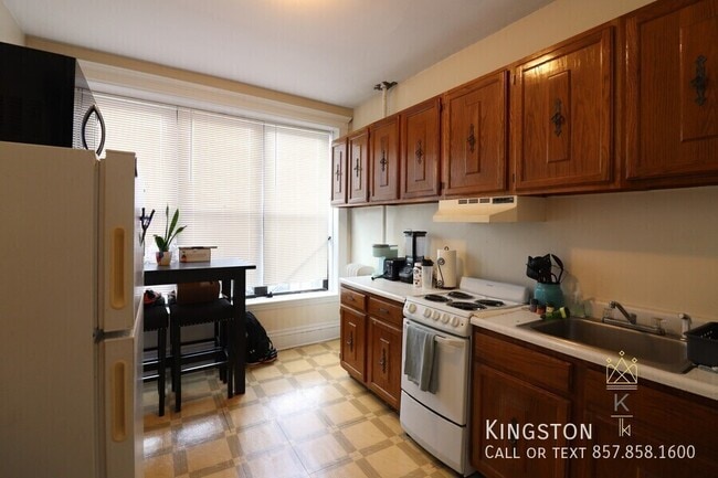 Photo - 1961 Commonwealth Ave Apartment