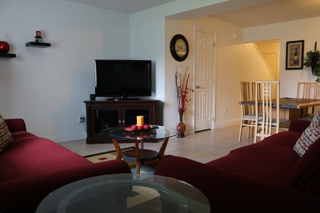 Living room - 291 Flower Ln