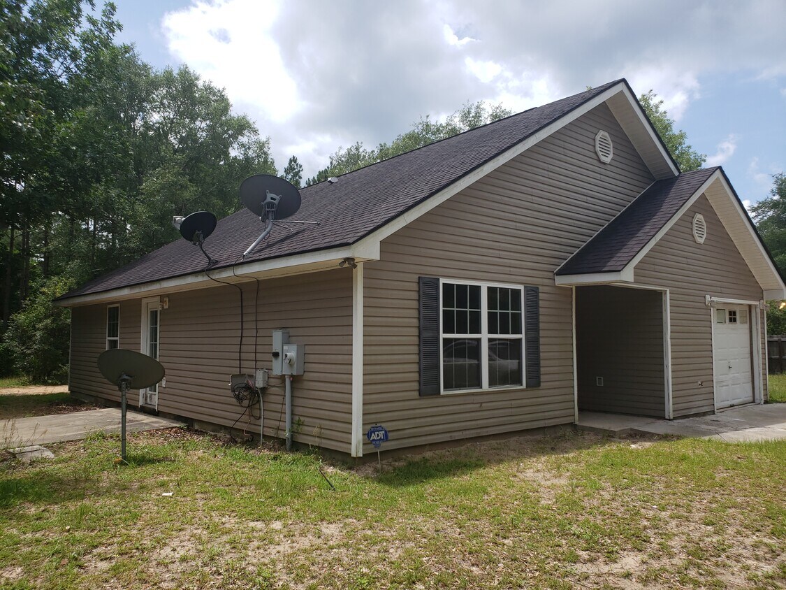 1143 McClow Ln SE, Townsend, GA 31331 House Rental in Townsend, GA