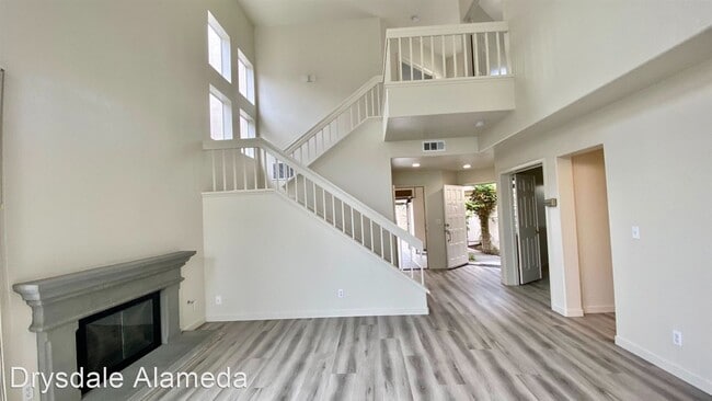 Building Photo - 3 br, 3 bath House - 115 Keil Bay