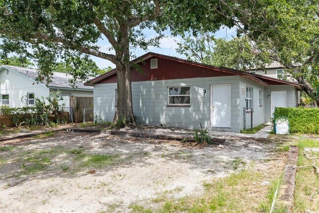 Building Photo - 6708 S Juanita St